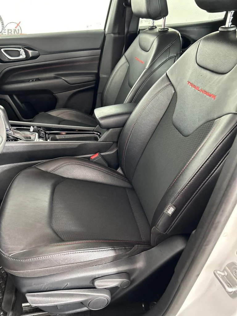 Used 2025 White Jeep Trailhawk image 12