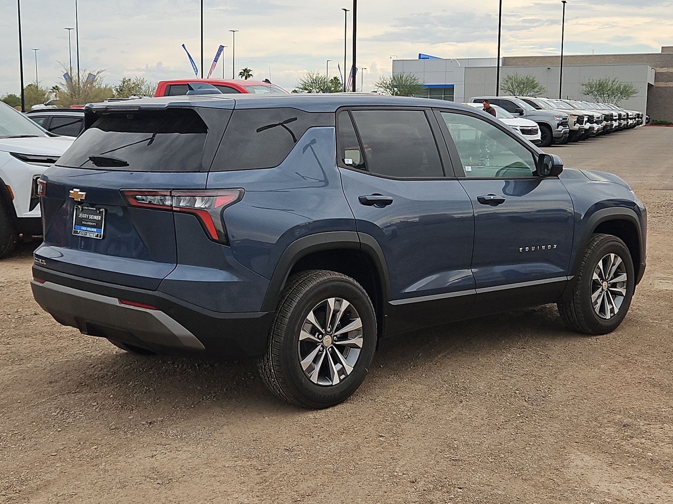 2027 Chevrolet Equinox LT - Photo 9