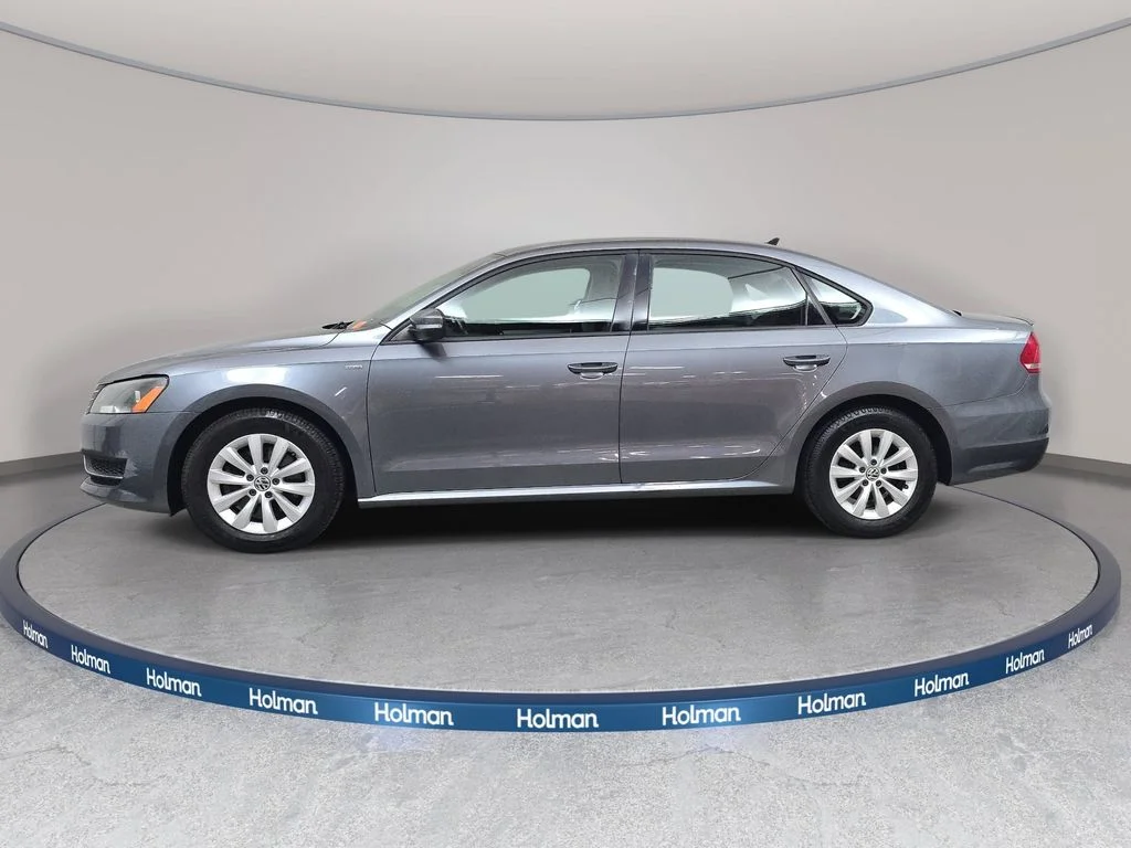 Used 2014 Platinum Gray Metallic Volkswagen 2.5L Wolfsburg Edition image 9