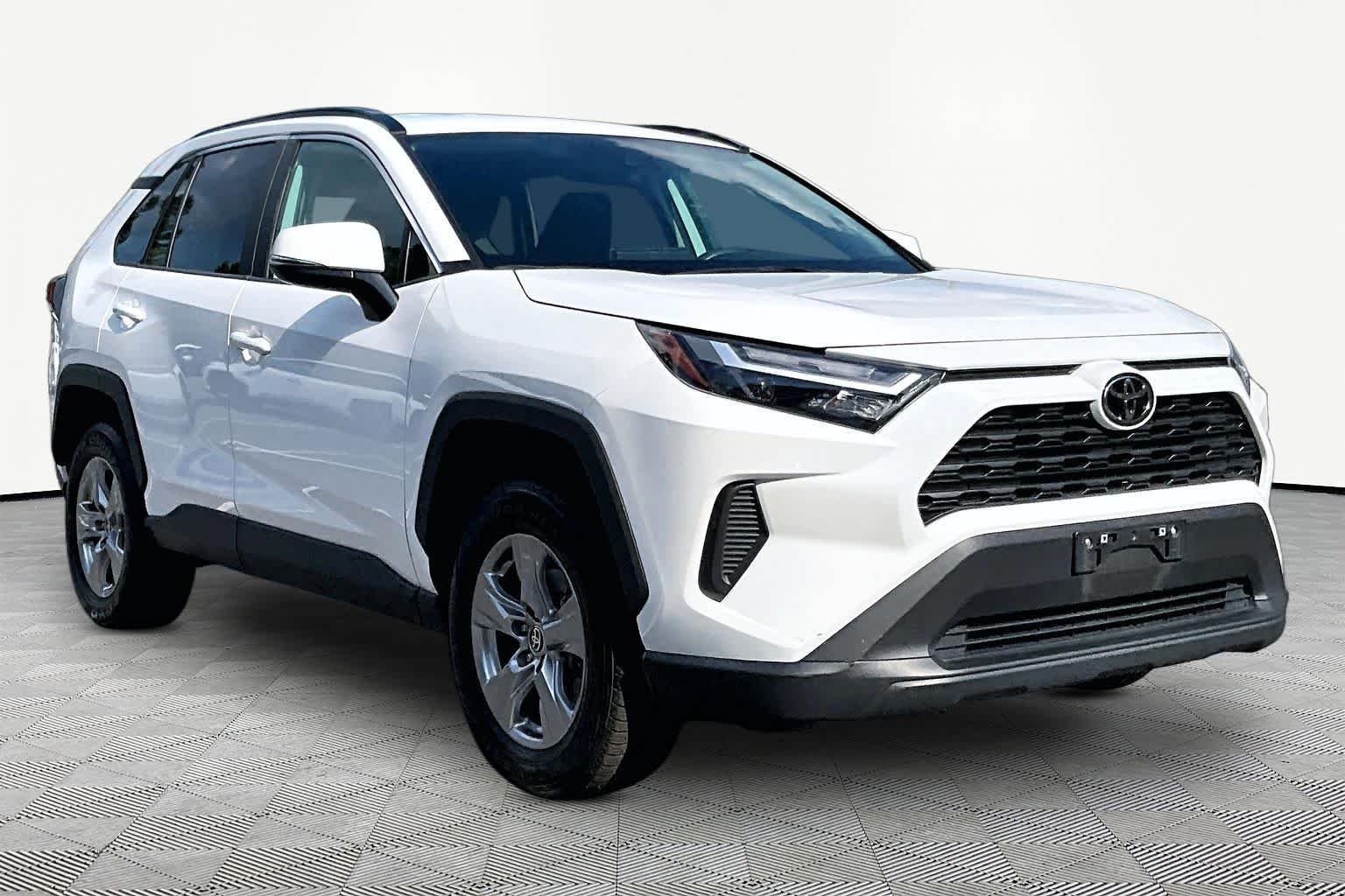 Certified Used 2025 Ice Cap Toyota XLE image 3