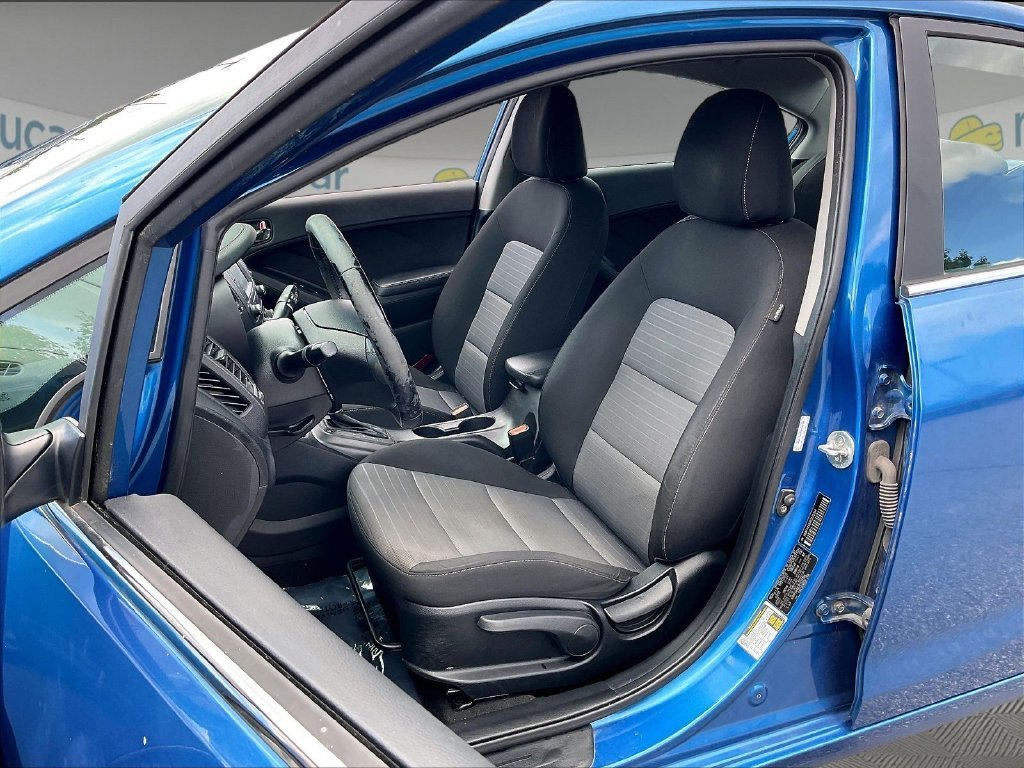 Used 2014 Abyss Blue Kia EX image 9