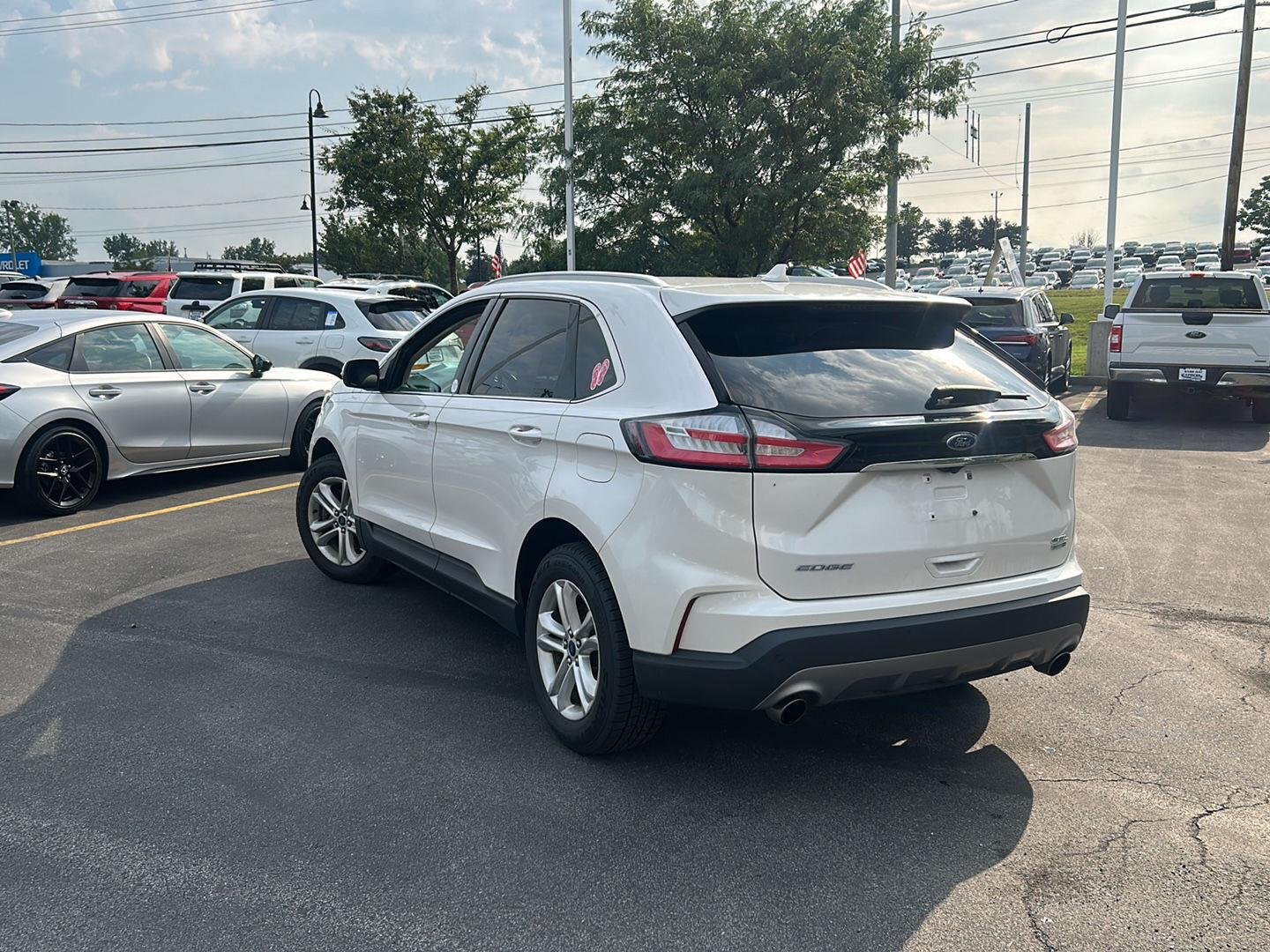 Used 2019 White Platinum Metallic Tri-Coat Ford SEL image 26