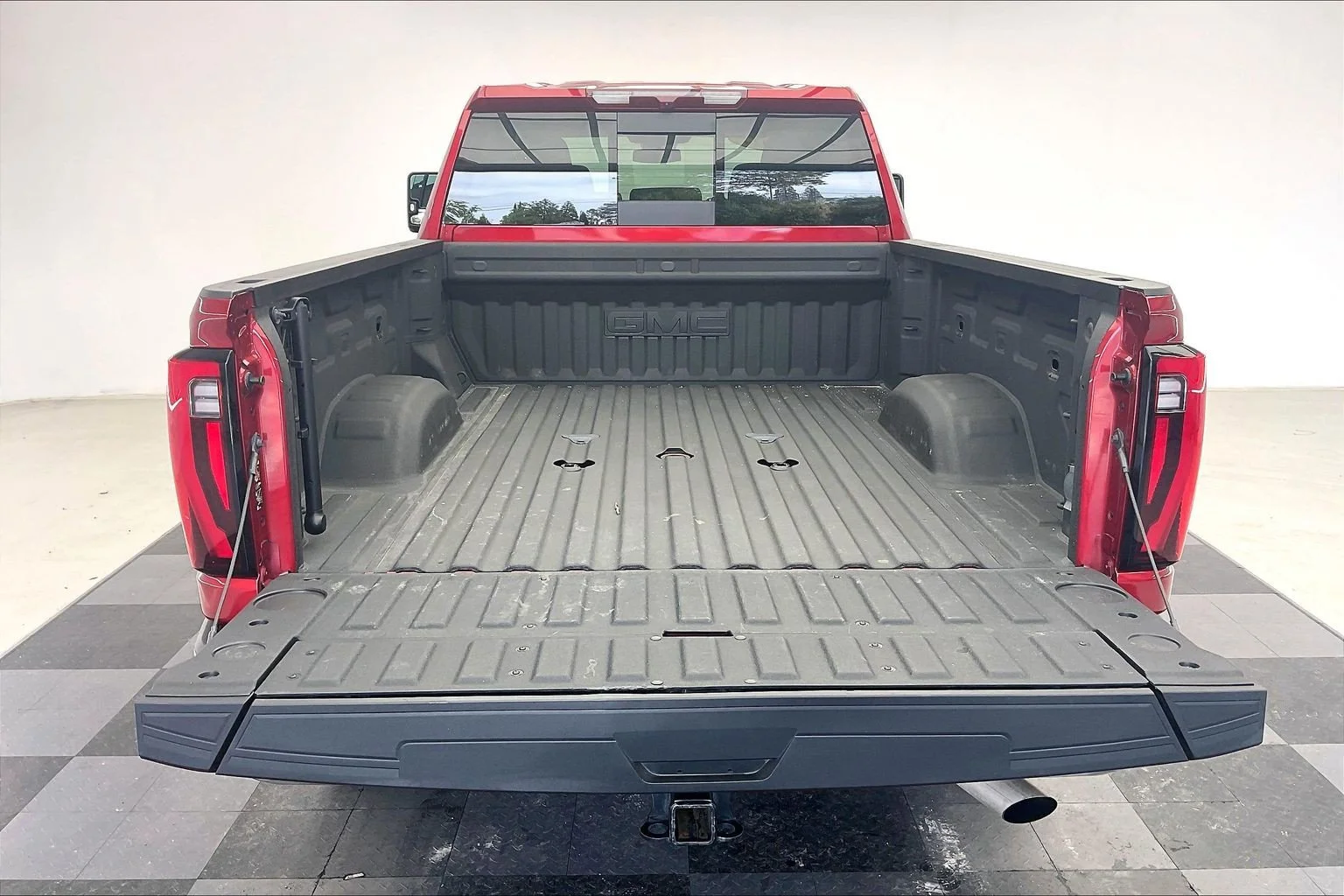 Used 2024 Volcanic Red Tintcoat GMC SLT image 27