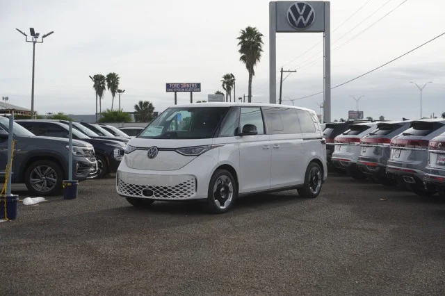 2025 Volkswagen ID. Buzz Pro S's photo