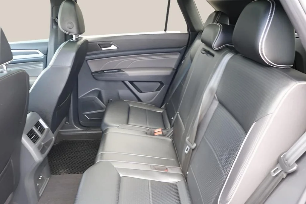 Used 2021 Gray Volkswagen 3.6L V6 SEL image 16