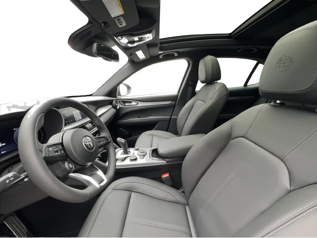 New 2026 Red Alfa Romeo Base image 25