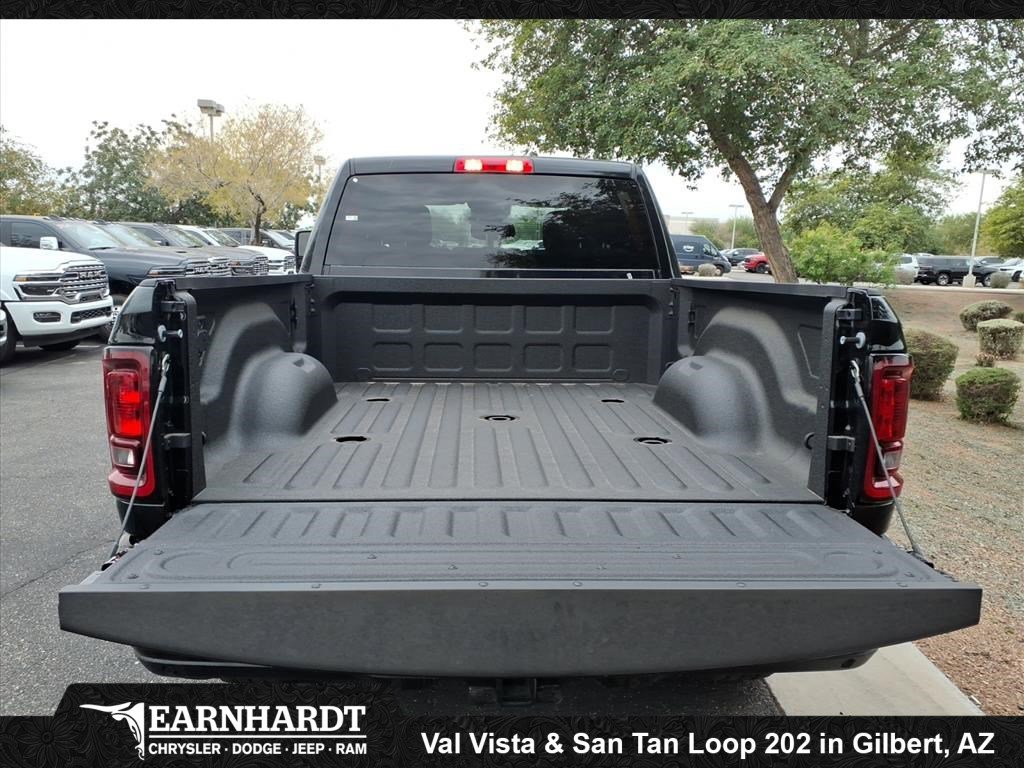 New 2026 Diamond Black Crystal Pearl-Coat Exterior Paint RAM Big Horn image 5