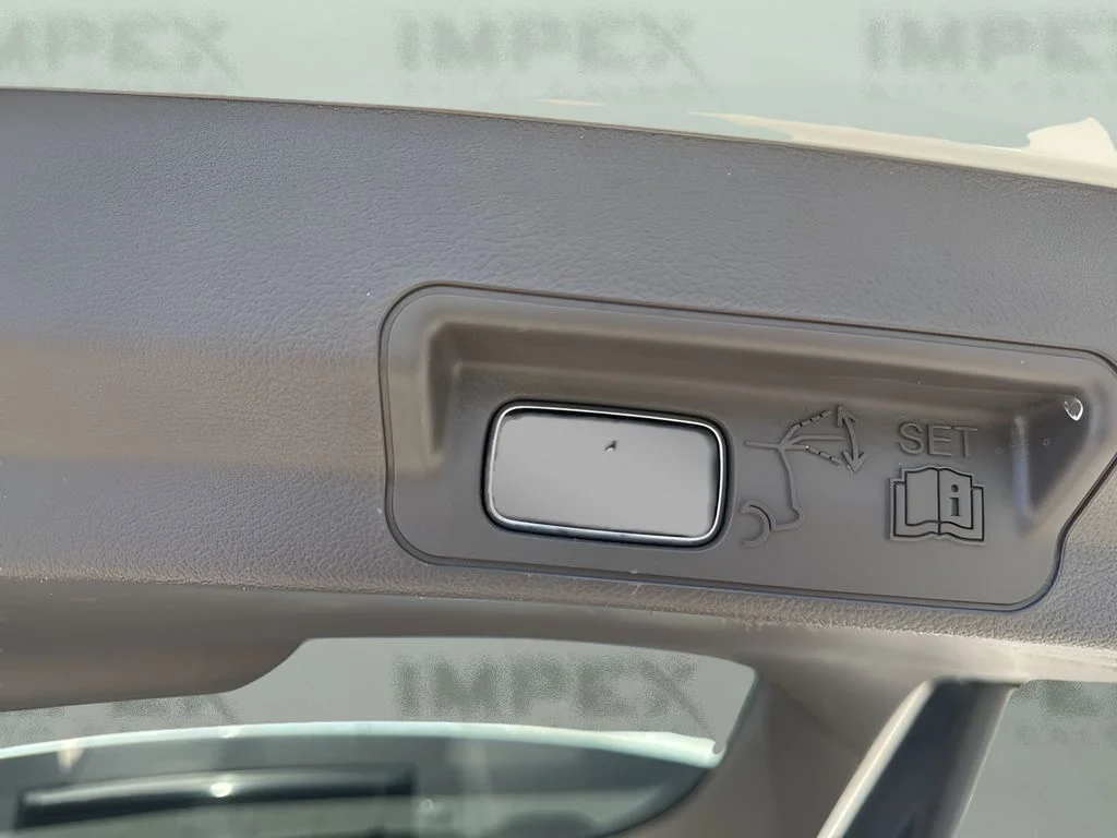 Used 2021 White Ford Platinum image 33