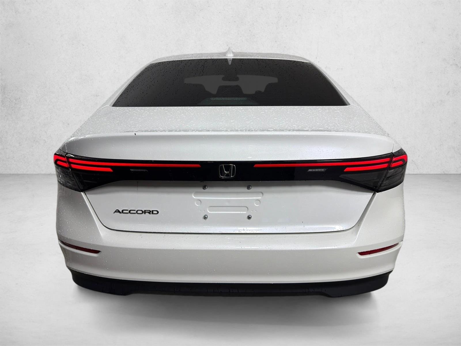 Used 2023 White Honda LX image 4