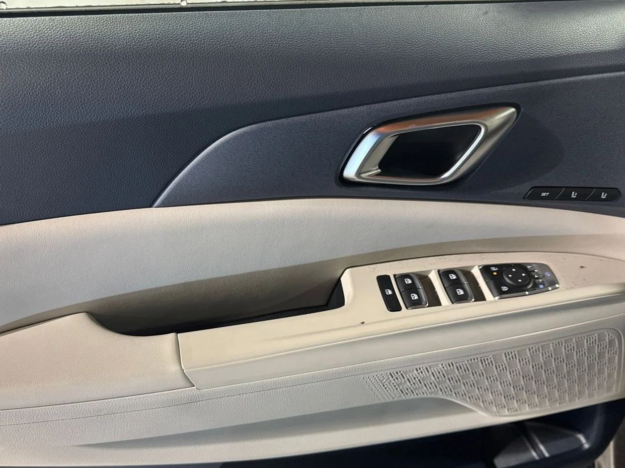 New 2026 Ivory Silver Kia SX image 24