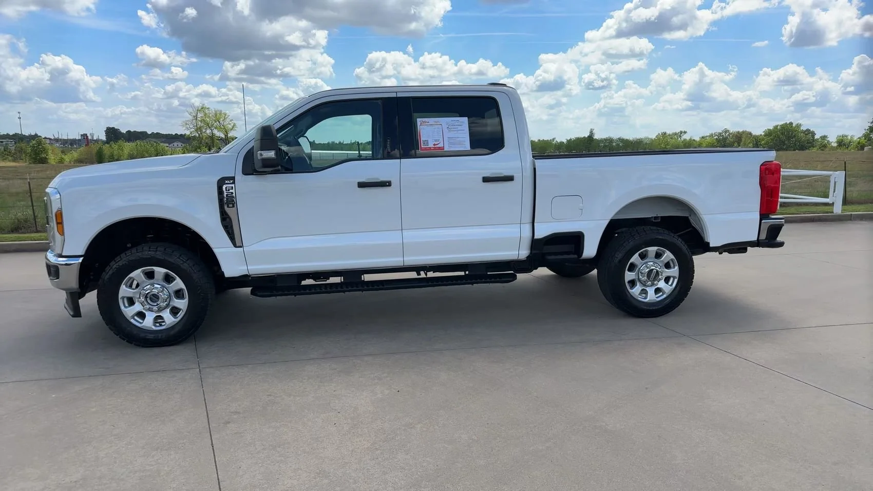 Used 2024 Oxford White Ford XLT image 6