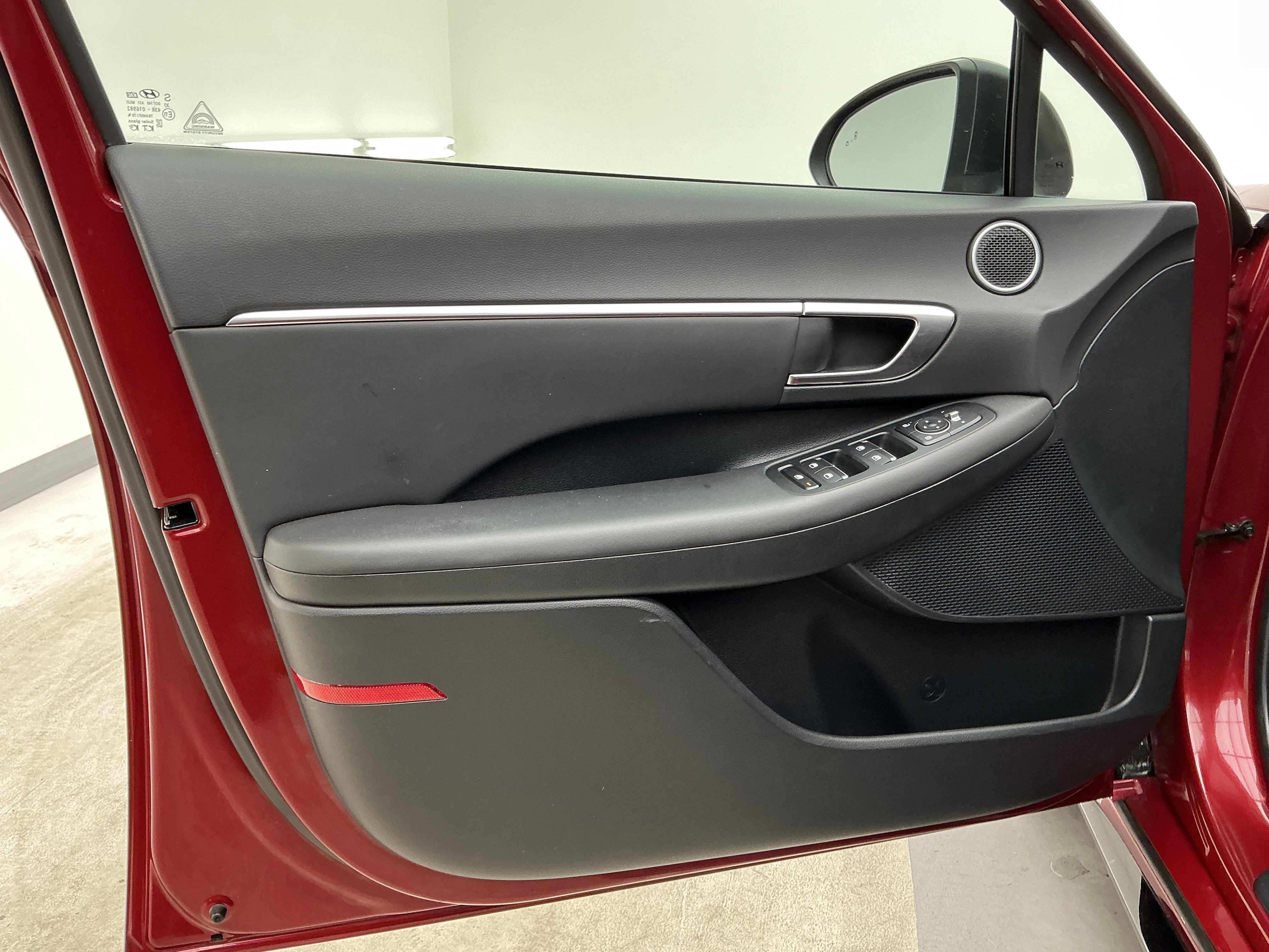 Used 2023 Ultimate Red Hyundai SEL image 15