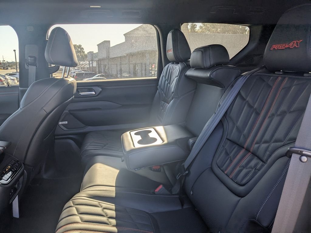 2025 Nissan Armada PRO-4X - Photo 13