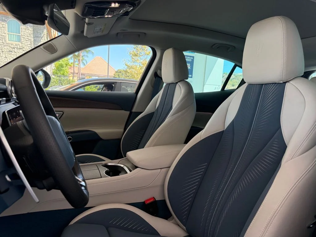 Certified Used 2025 Bianco Astro Maserati Folgore image 16