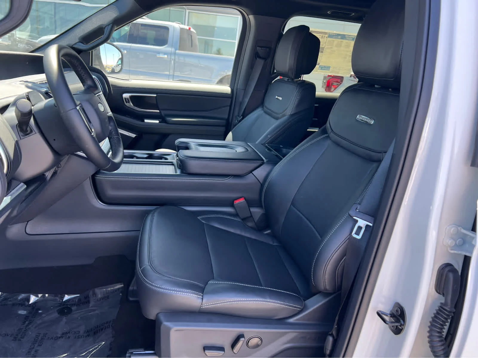 New 2026 Star White Metallic Tri-Coat Ford Platinum® image 29