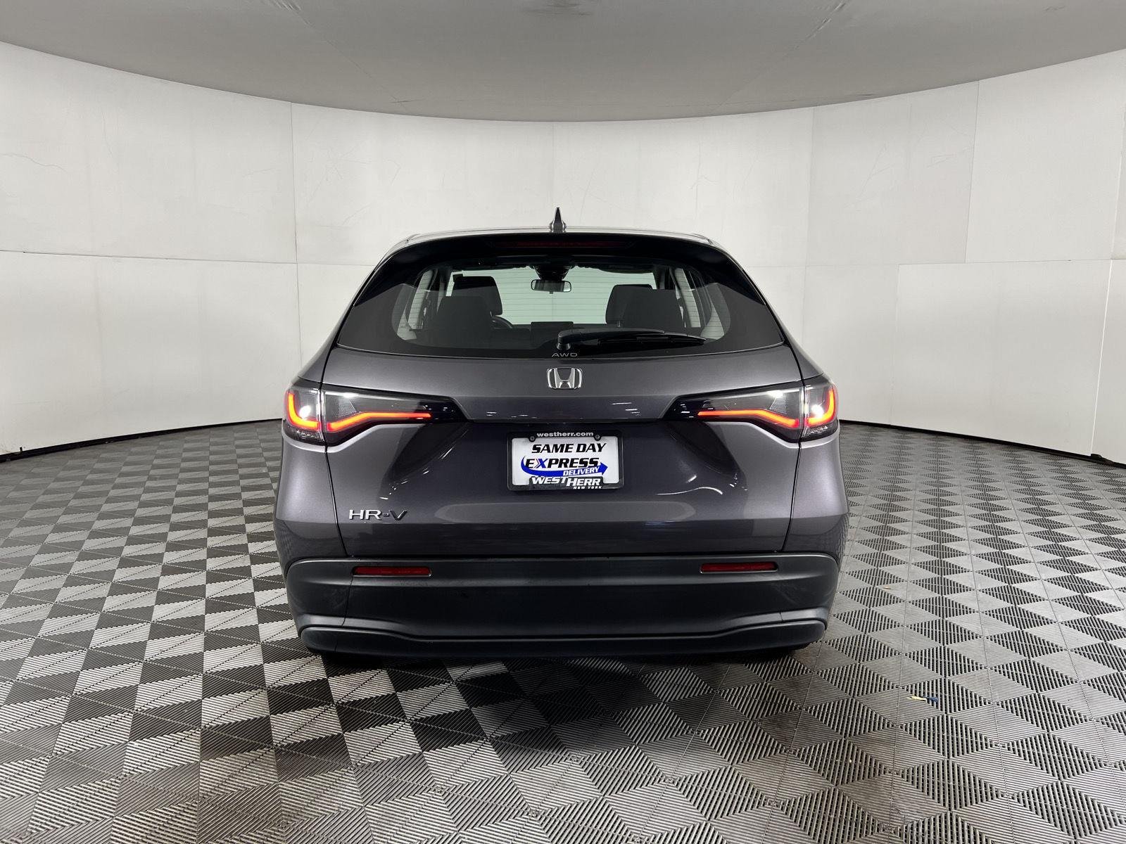 Used 2024 Modern Steel Metallic Honda LX image 7