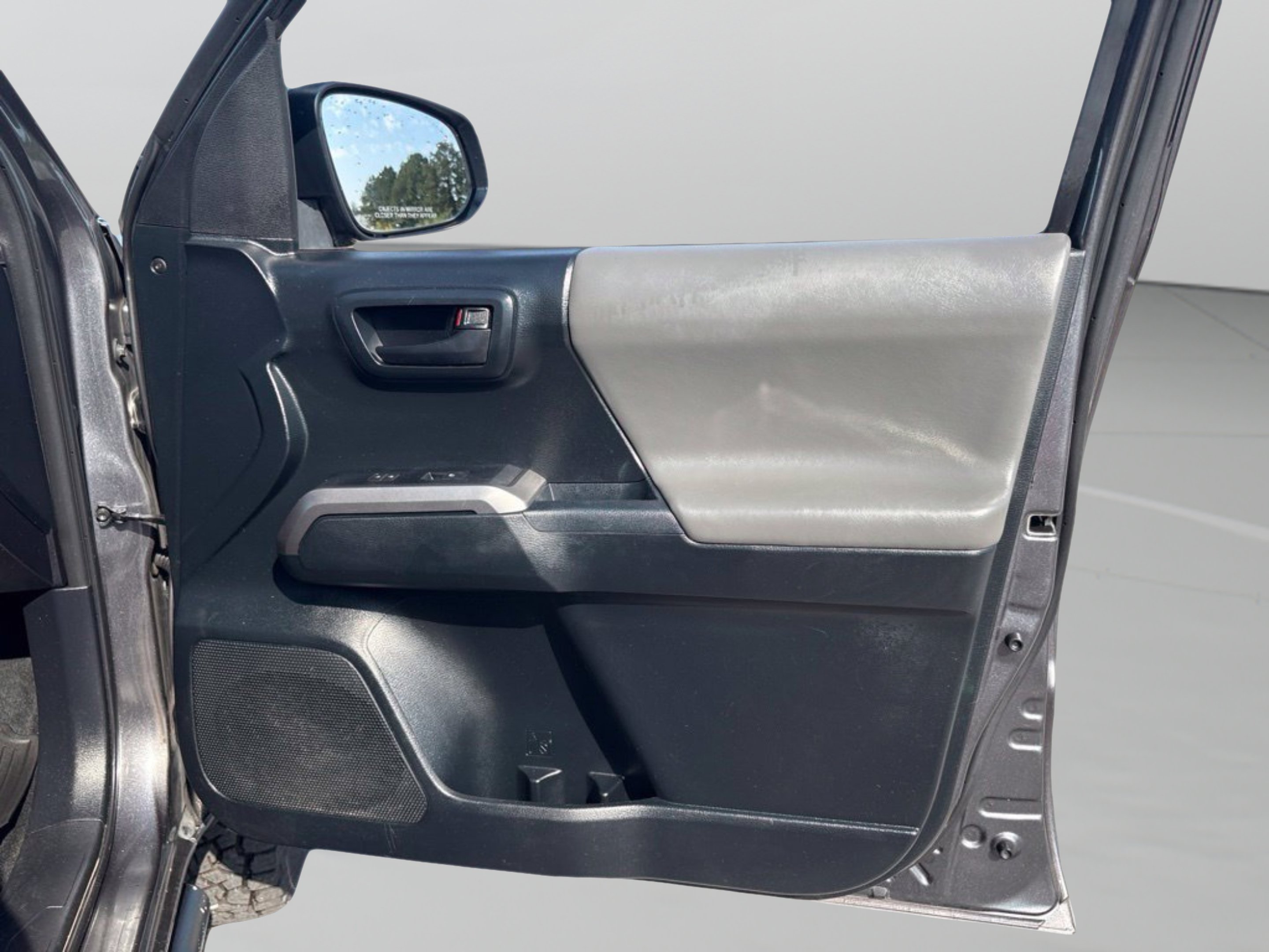 Used 2017 Magnetic Gray Metallic Toyota SR5 image 26