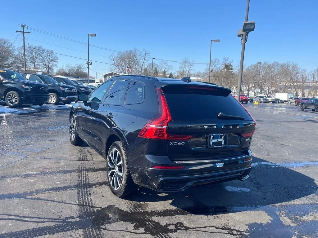 2023 Volvo XC60 Plus - Photo 3
