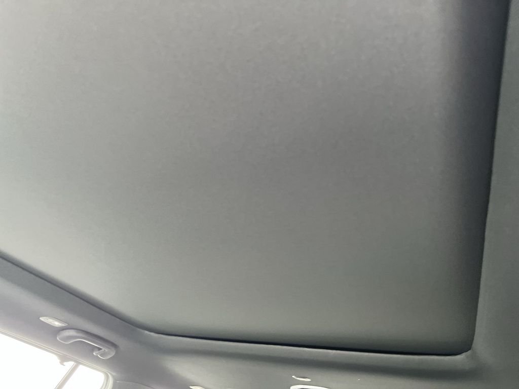 New 2026 Silver-Zynith Exterior Paint Jeep Limited Reserve image 22