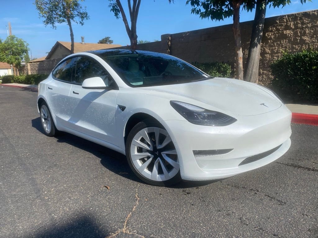 Used 2022 White Tesla Long Range image 1
