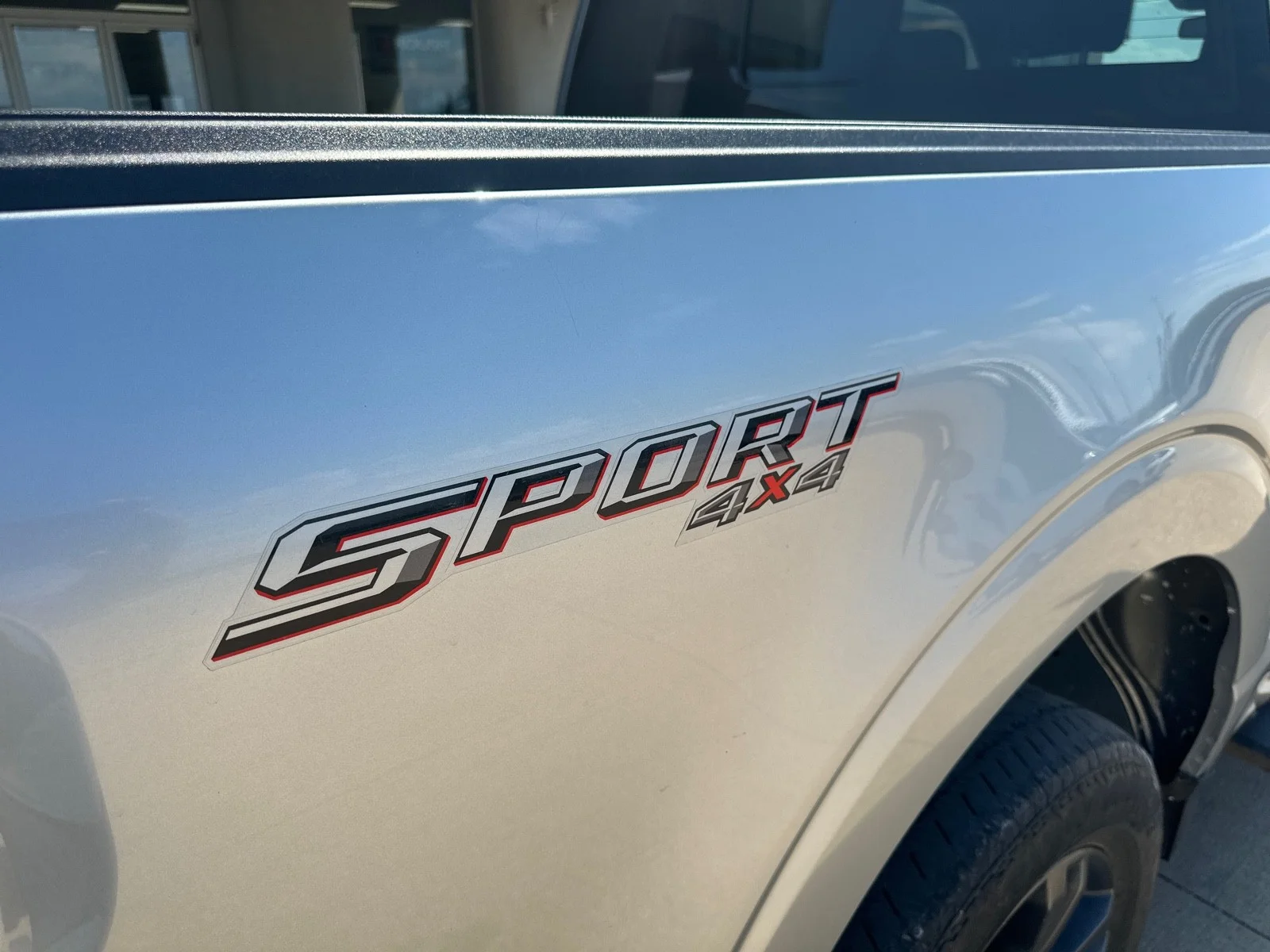 Used 2022 Iconic Silver Metallic Ford XLT image 2