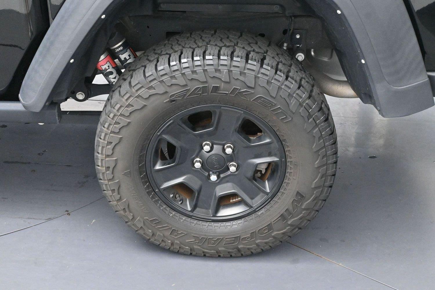 Used 2022 Black Jeep Mojave image 31