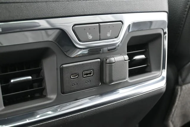Used 2023 Onyx Black GMC Denali image 23