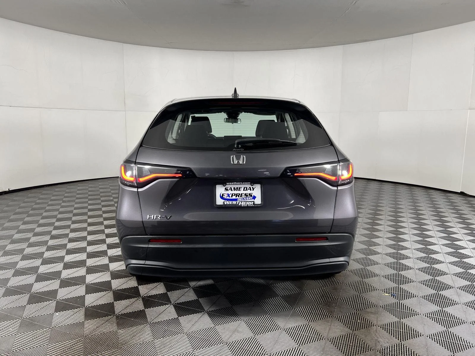 Used 2024 Modern Steel Metallic Honda LX image 7
