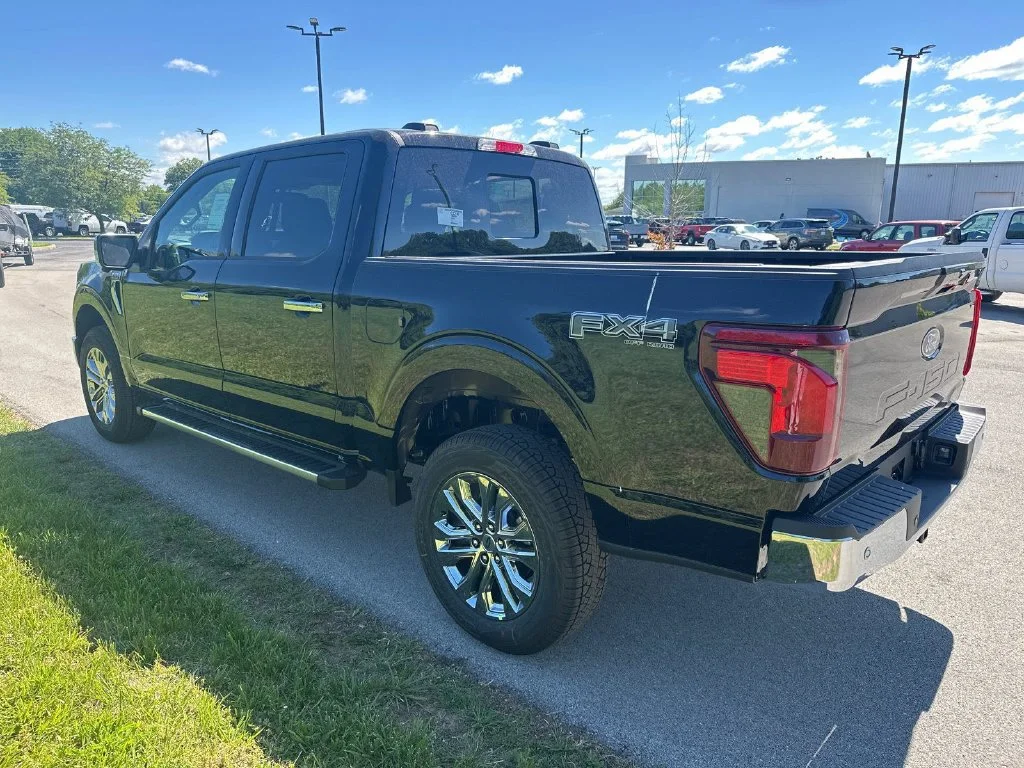 New 2026 Black Ford XLT image 5