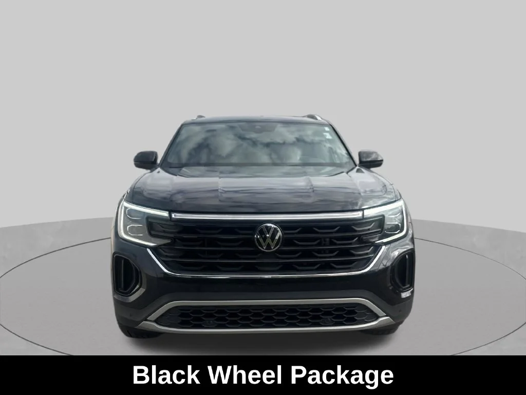 Used 2024 Deep Black Volkswagen 2.0T SE w/Technology image 10