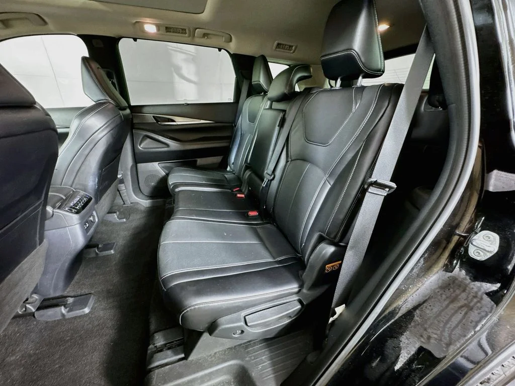 Certified Used 2024 Mineral INFINITI LUXE image 32