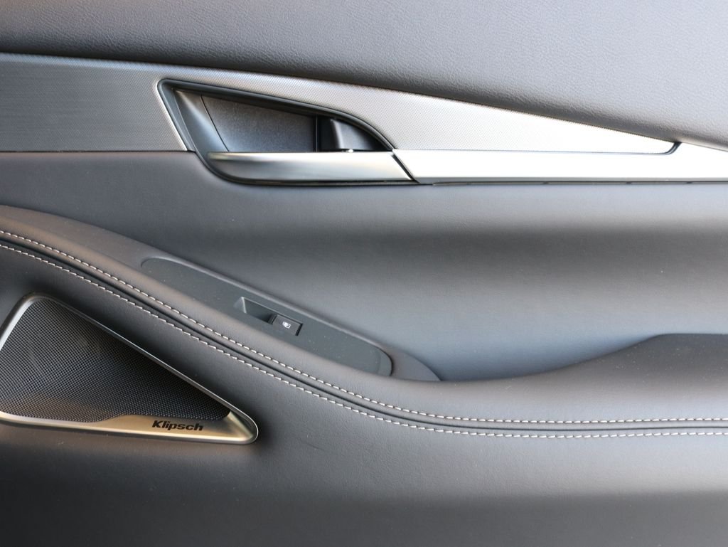New 2027 DEEP EMERALD INFINITI Luxe AWD image 39