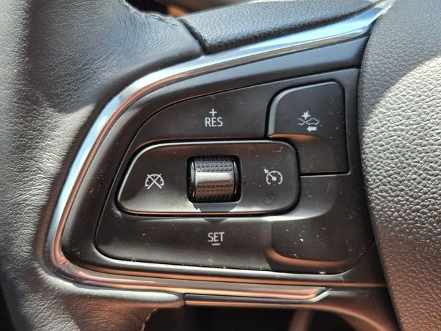 Used 2023 Red Buick Select image 19