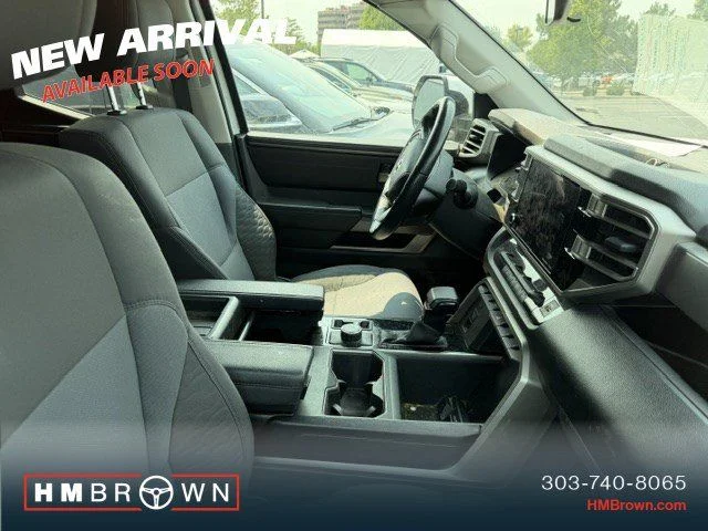 Used 2022 White Toyota SR5 image 5