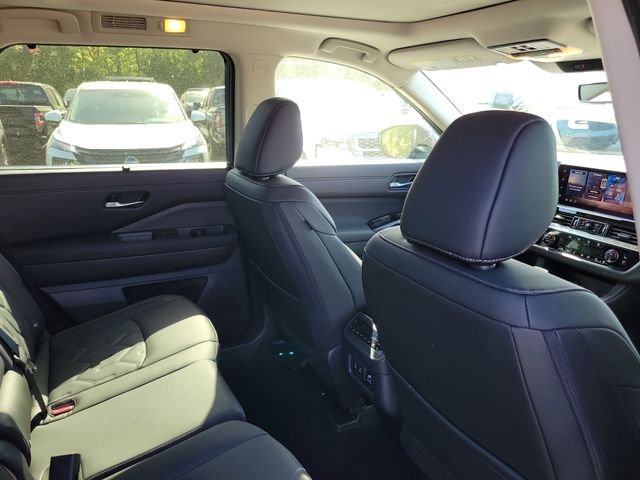 New 2026 Nissan Pathfinder Platinum