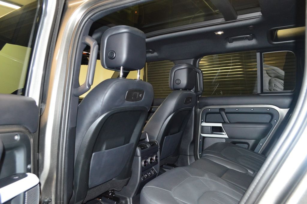 Used 2022 Gray Land Rover XS Edition image 30