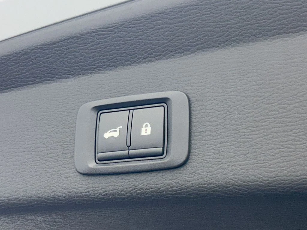 New 2026 Silver Alloy Mitsubishi SE image 32