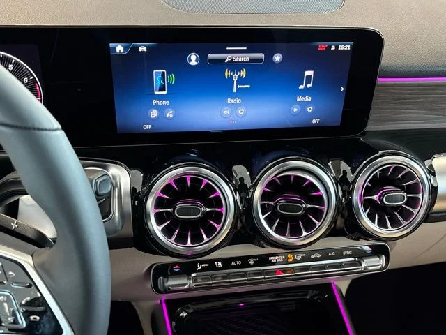 New 2026 White Mercedes-Benz GLB 250 image 20