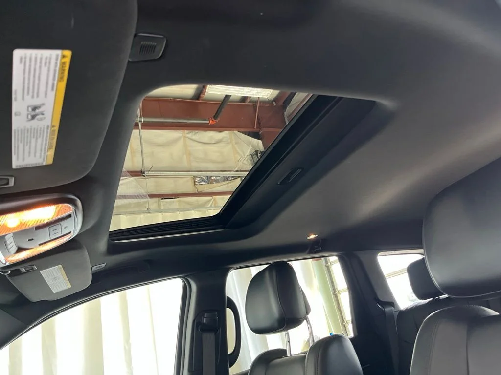 Used 2020 Blue Jeep Limited image 3