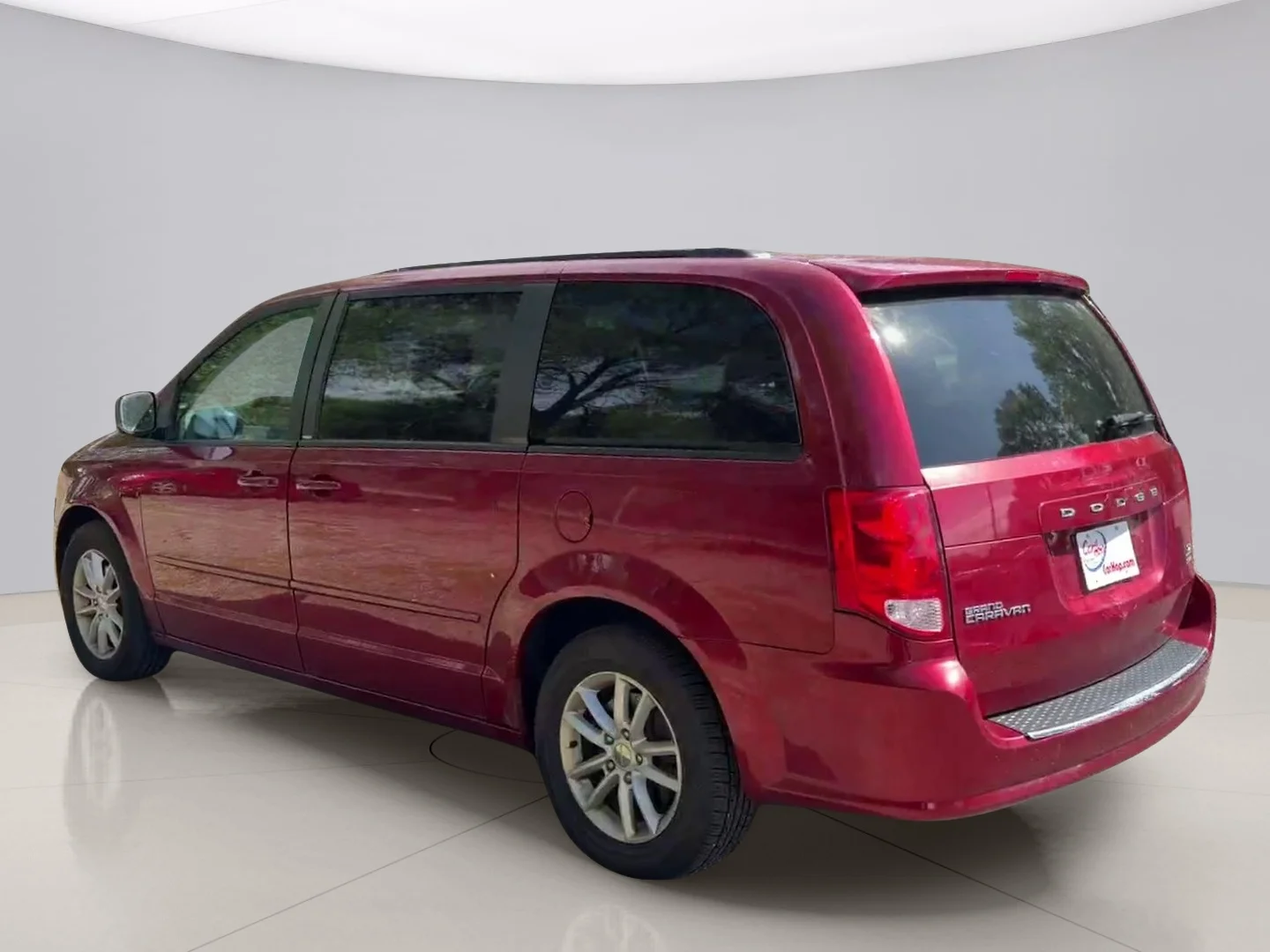 Used 2014 Red Dodge SXT image 3