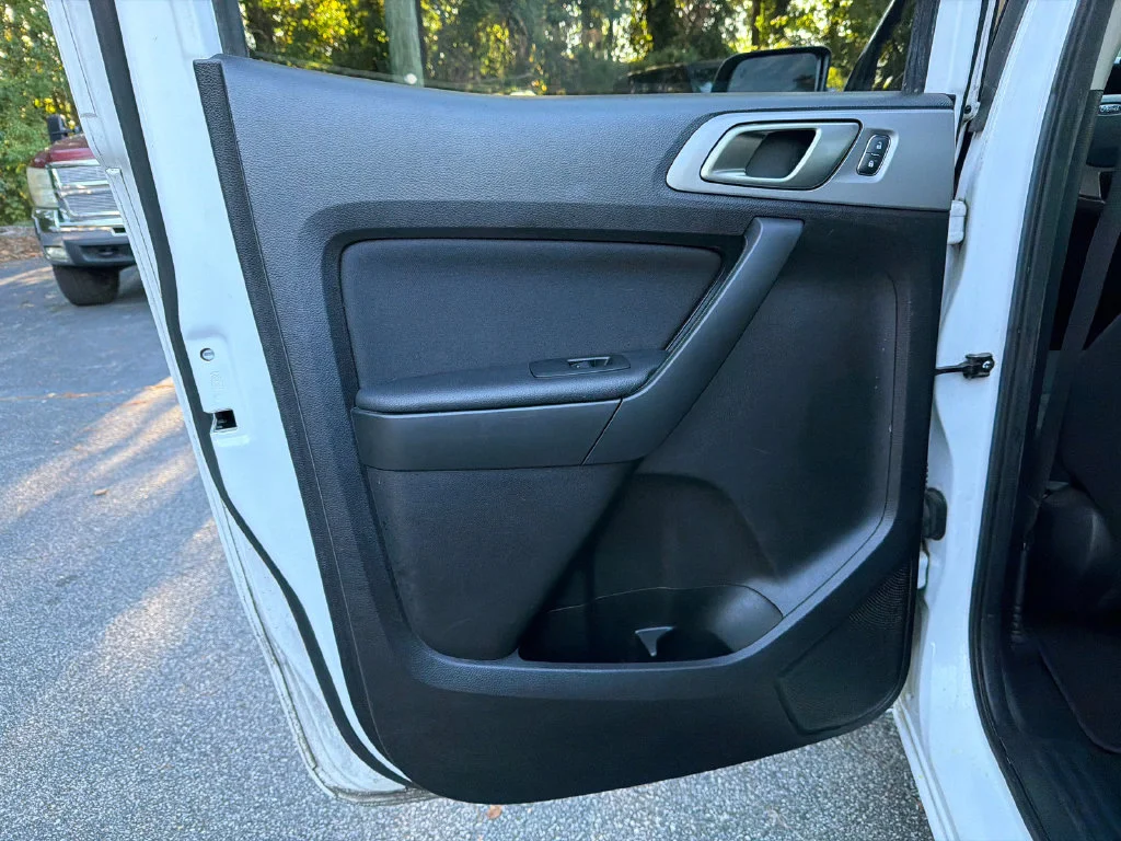 Used 2020 White Ford XLT image 21