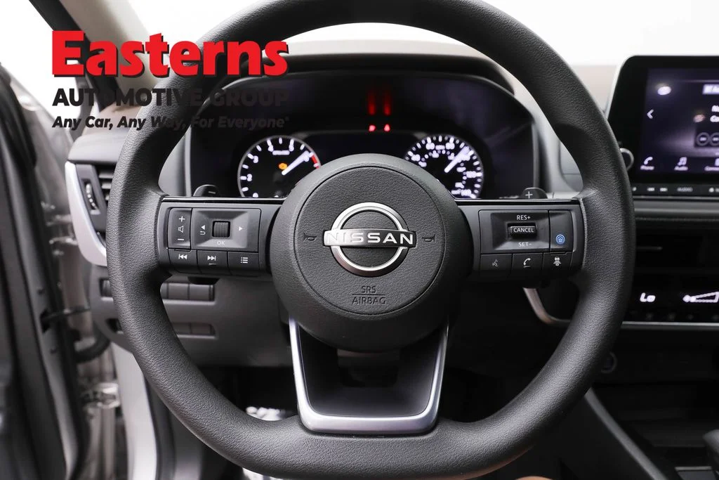 Used 2023 Silver Nissan SV image 10