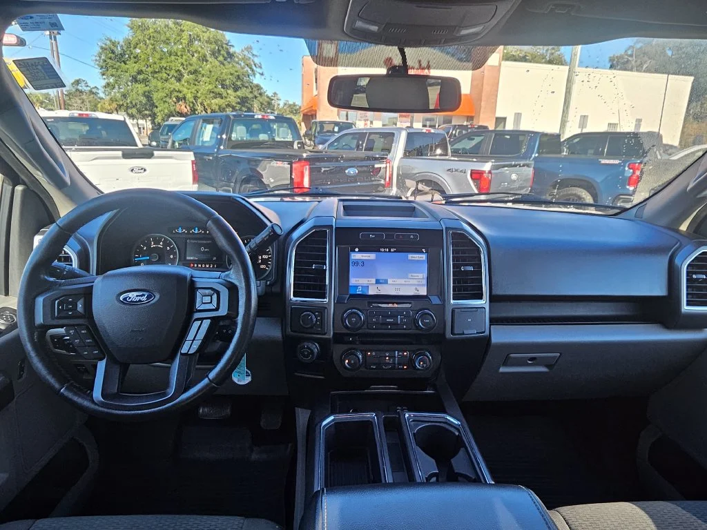 Used 2016 Ingot Silver Ford XLT image 5
