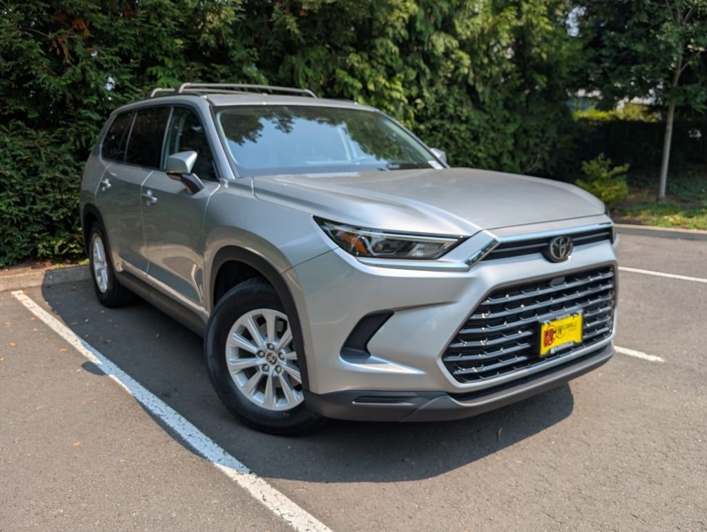 Used 2024 Silver Toyota XLE image 2