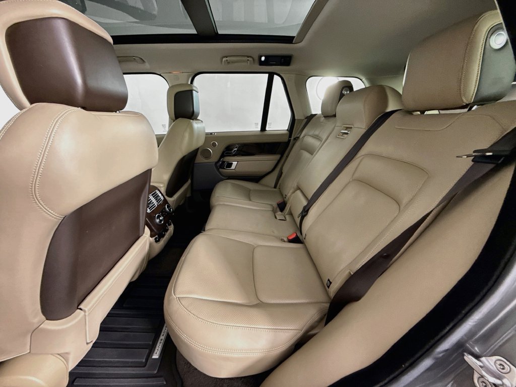 Used 2018 Gray Land Rover HSE image 20