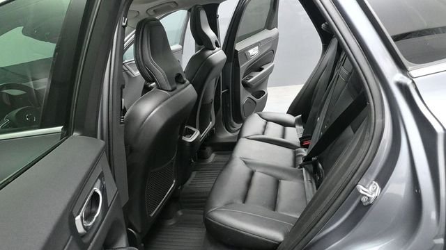 Used 2019 Gray Volvo T6 Momentum image 22