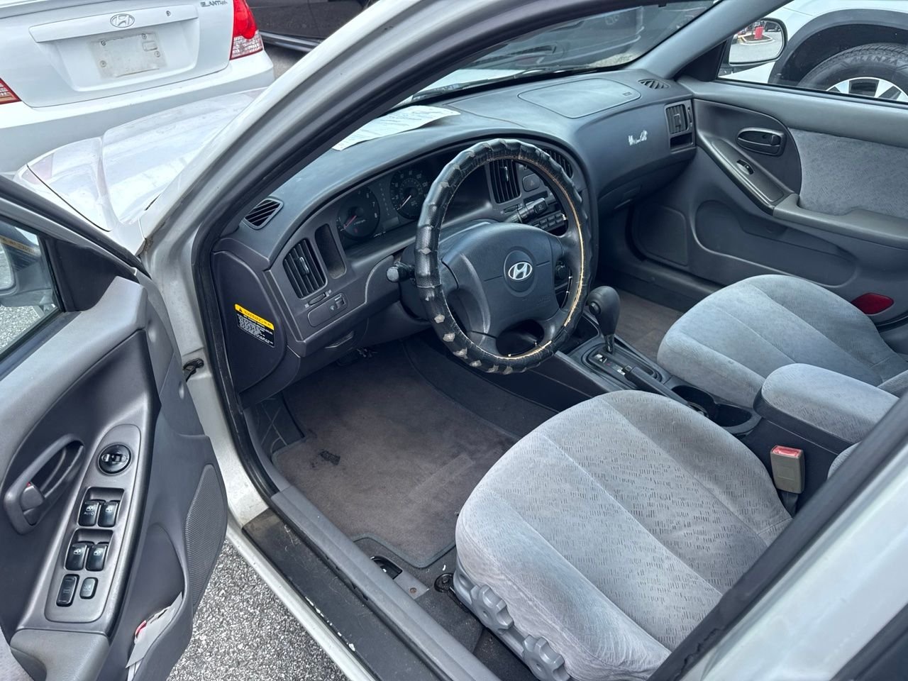Used 2005 White Hyundai GLS image 4