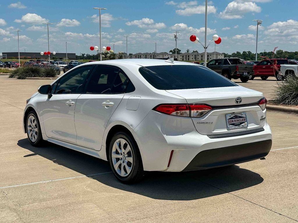 Used 2023 White Toyota LE image 5