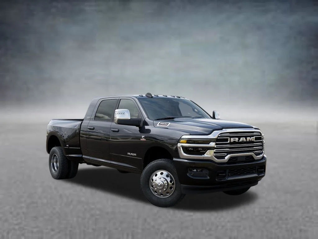 New 2026 Diamond Black Crystal Pearl-Coat Exterior Paint RAM Laramie image 5