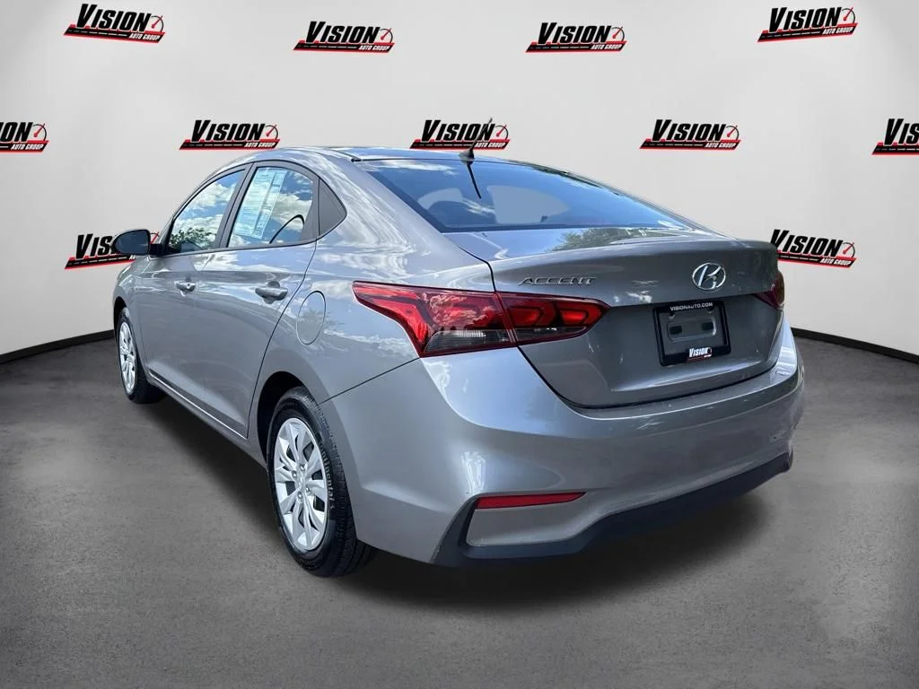 Used 2022 Gray Hyundai SE image 7
